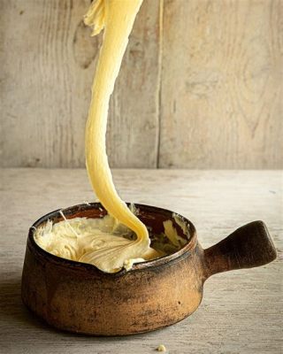  Aligot: Eine üppige Käse-Kartoffel-Fusion, die den Gaumen verzaubert!